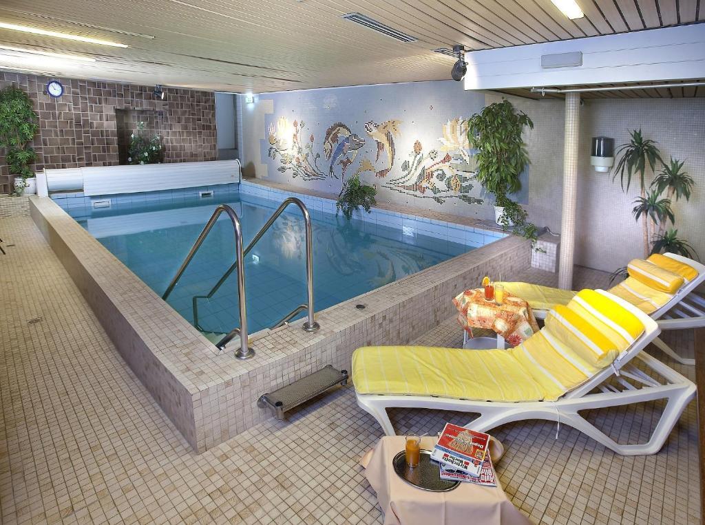 Hotel Pohl Kinheim ภายนอก รูปภาพ