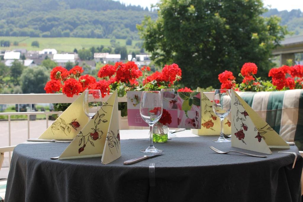 Hotel Pohl Kinheim ภายนอก รูปภาพ