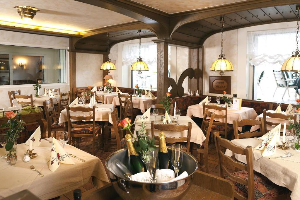 Hotel Pohl Kinheim ภายนอก รูปภาพ